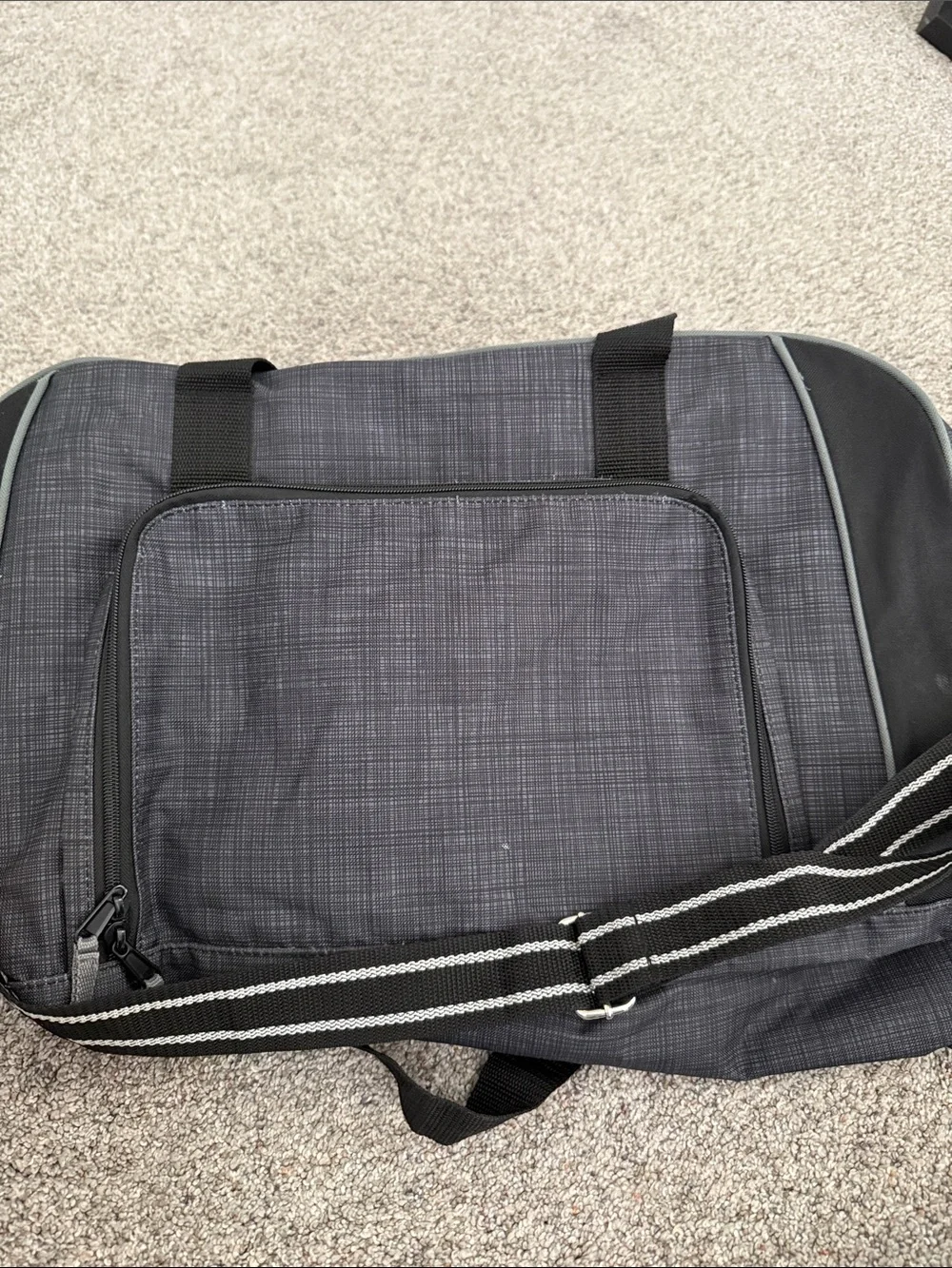 Thirty-One Signature Pro Duffle Bag Black and Gray